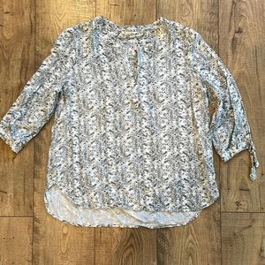 Jane and Delancey rayon women’s top. Size medium. 3/4 sleeves.